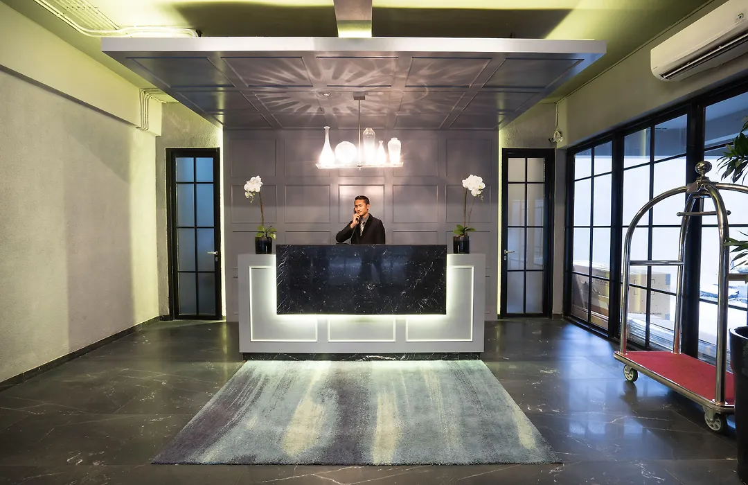 Maple Hotel Grogol-1